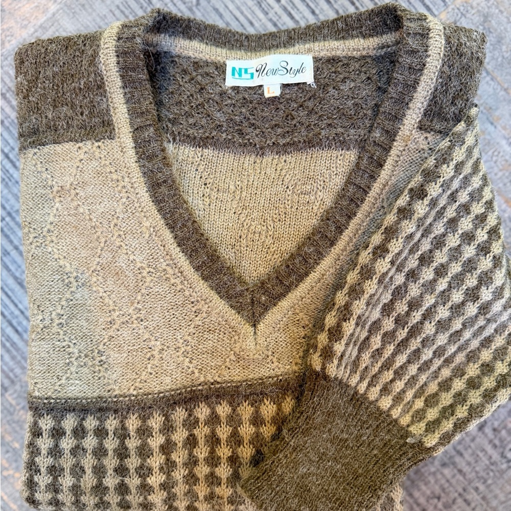Vintage 70s 80s Wool Knit V-Neck Sweater Earth Tones Alpine Academic Mens L